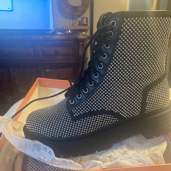 Brand new combat boots - Picture 2 of 4